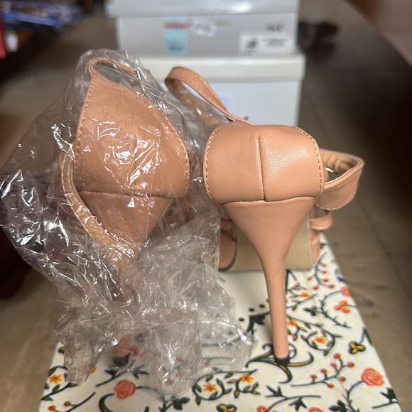 Bai Beiai Nude Heels in Size 38 - Picture 3 of 5